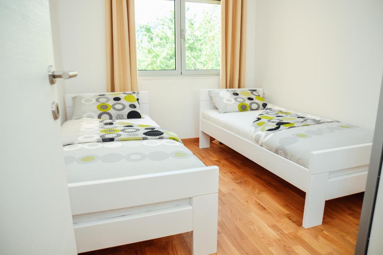 Ily Apartment With Sea View Котор Екстер'єр фото