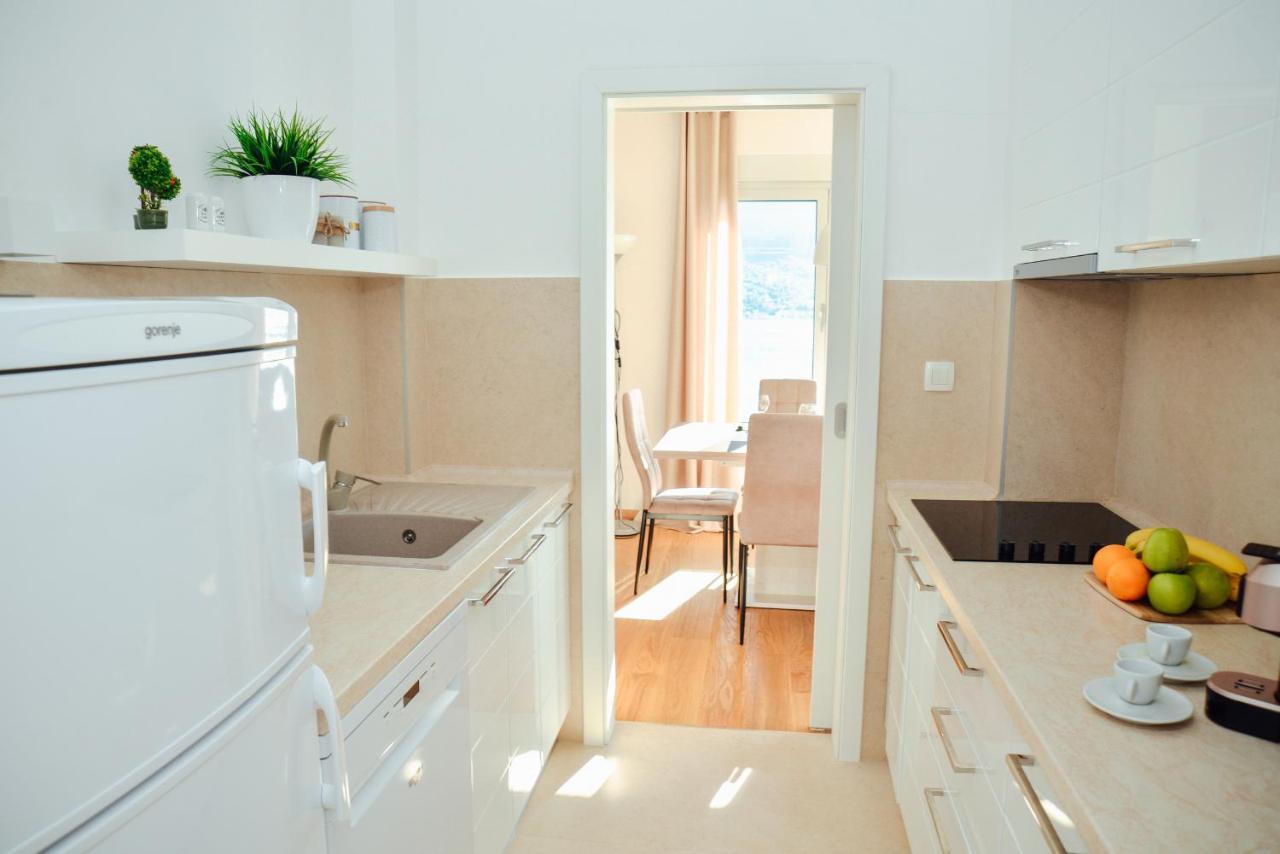 Ily Apartment With Sea View Котор Екстер'єр фото