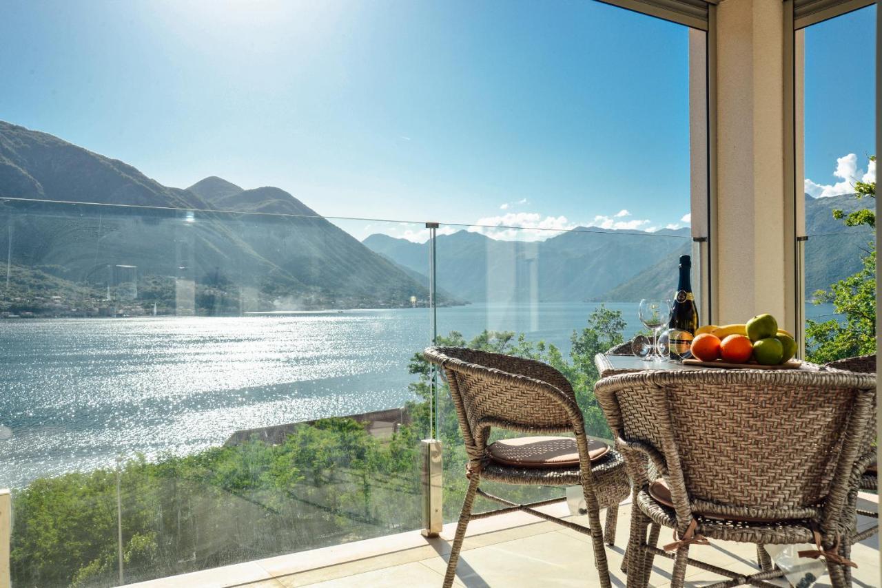Ily Apartment With Sea View Котор Екстер'єр фото